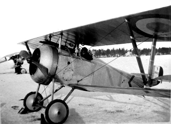 Naam: b1  Nieuport 17  WW1.jpg
Bekeken: 1072
Grootte: 49,8 KB