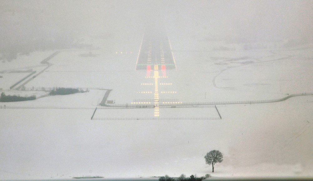 Naam: c56  NLM Eerste vroege landing van de dag in een witte wereld  1970.jpg
Bekeken: 844
Grootte: 106,0 KB