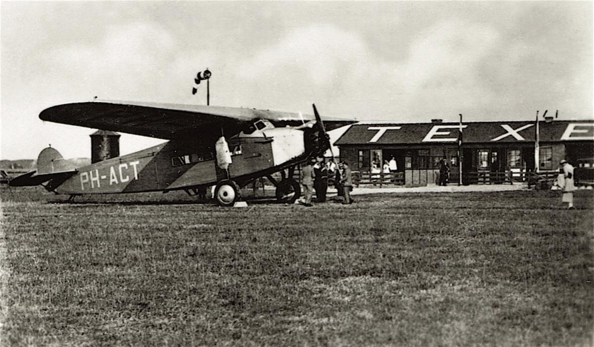 Naam: Foto 111. PH-ACT (eerder H-NACT). Fokker F.VIIa,  grond, kopie.jpg
Bekeken: 1157
Grootte: 136,4 KB