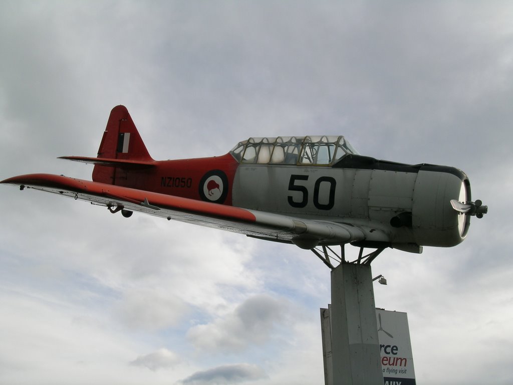 Naam: AT-6C Harvard ,Wigram, New Zealand.jpg
Bekeken: 1302
Grootte: 58,8 KB