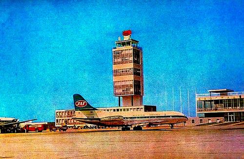 Naam: Belgrade_Airport_1960s.jpg
Bekeken: 844
Grootte: 43,0 KB