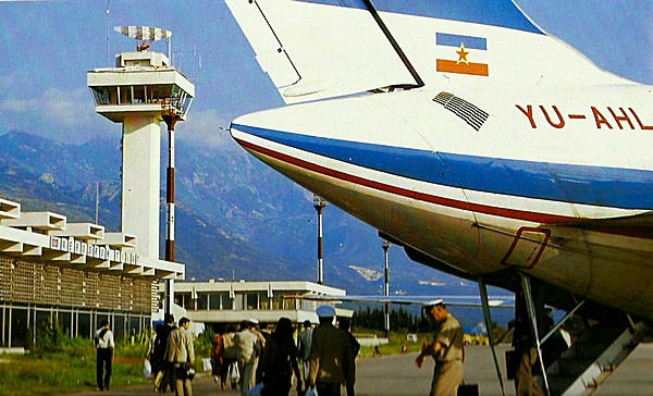 Naam: Caravelle lawaaitrap  Tivat, Montenegro.jpg
Bekeken: 807
Grootte: 87,3 KB