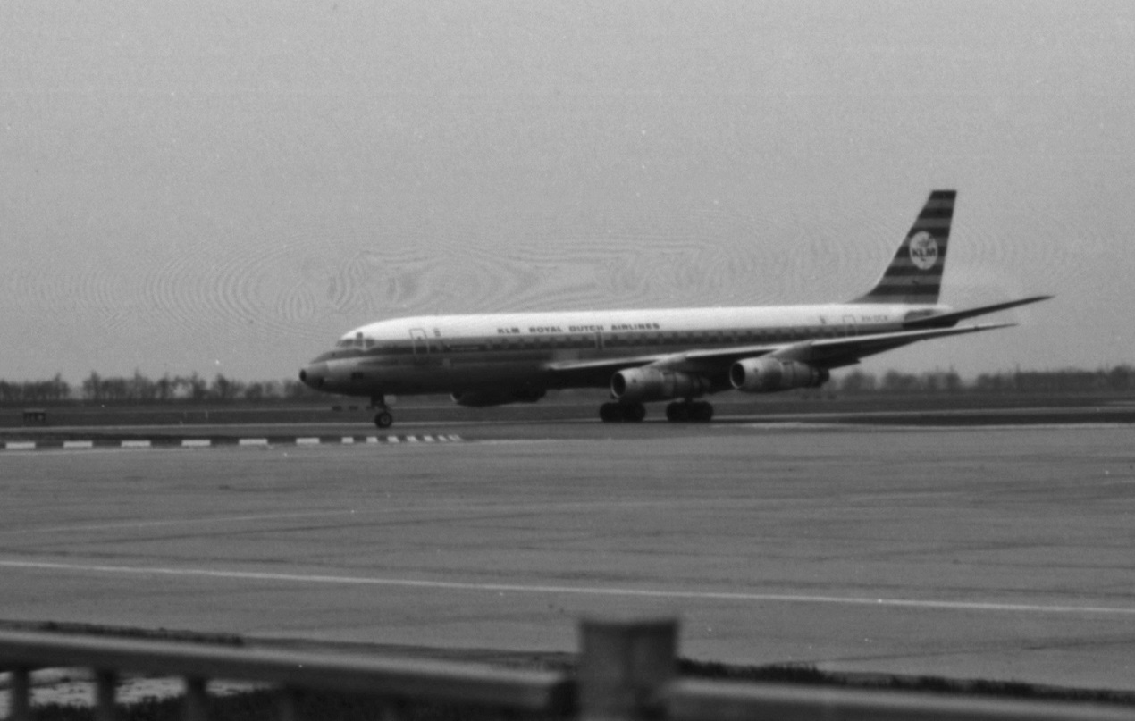 Naam: 29. PH-DCN Douglas DC-8, KLM -3.jpg
Bekeken: 1148
Grootte: 212,5 KB