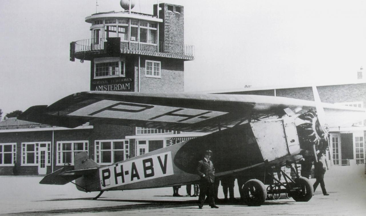 Naam: Fokker F.III PH-ABV KLM.jpg
Bekeken: 1033
Grootte: 100,0 KB