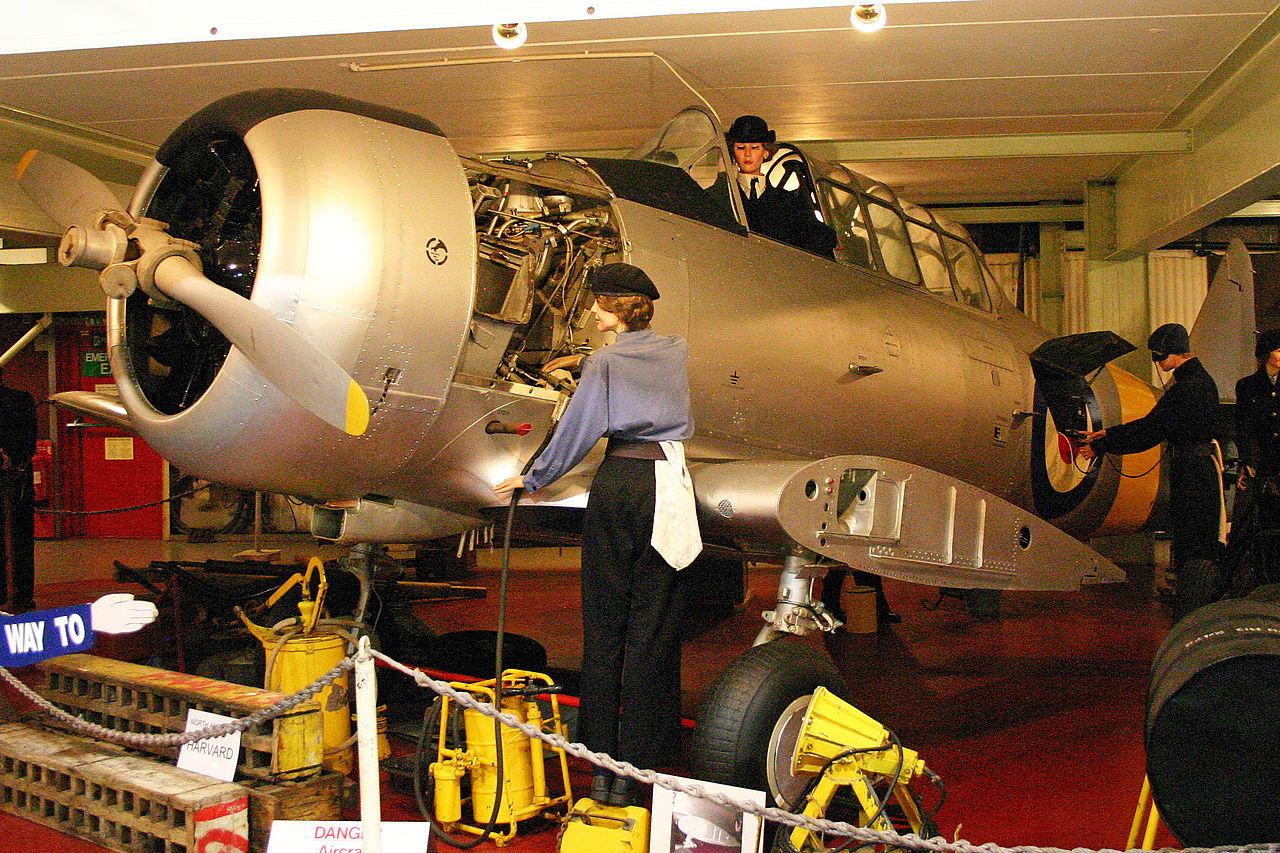 Naam: 1280px-NA_Harvard_III -  Fleet Air Arm Museum. RNAS Yeovilton. Somerset.jpg
Bekeken: 577
Grootte: 441,6 KB