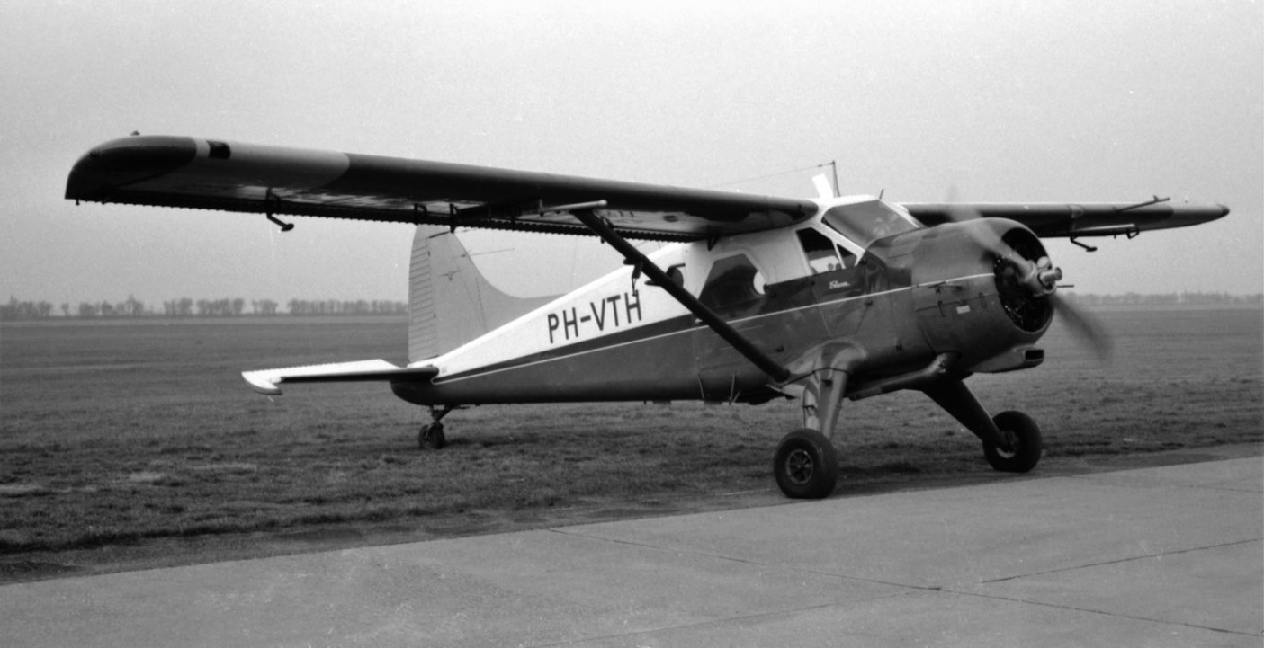 Naam: 100. DHC-2 Beaver TH-Delft (zonde dat deze ook weg is).jpg
Bekeken: 1063
Grootte: 146,8 KB