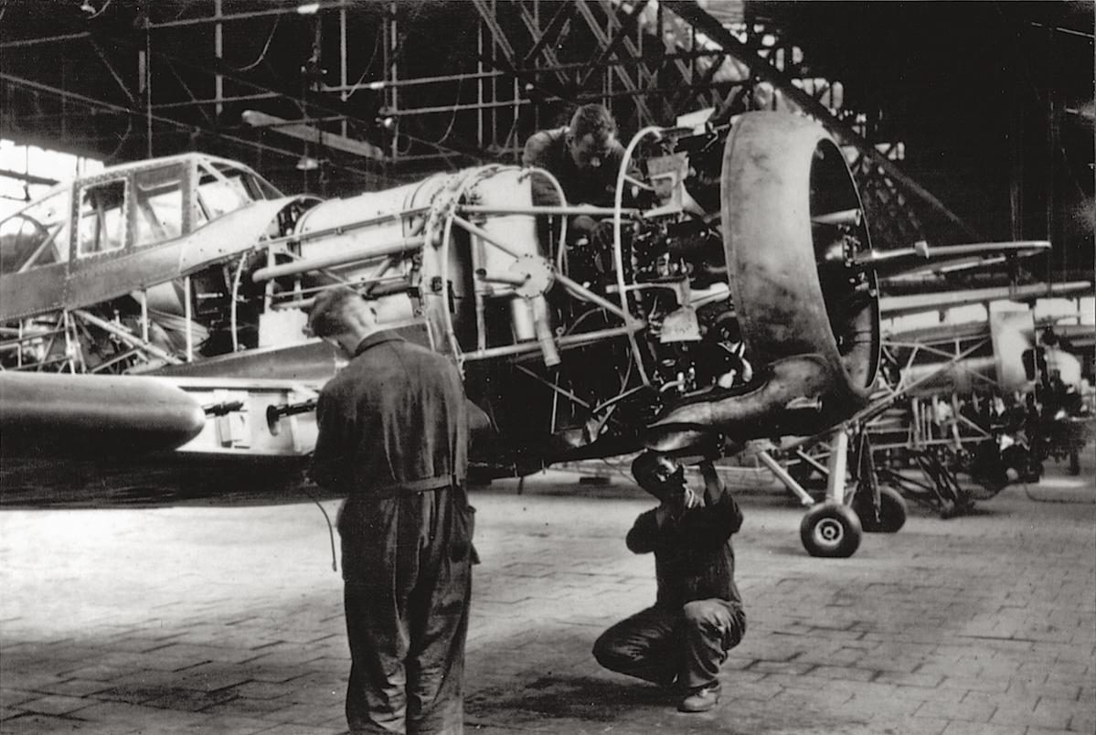 Naam: Foto 1. Fokker D.XXI in aanbouw, kopie.jpg
Bekeken: 1585
Grootte: 137,5 KB
