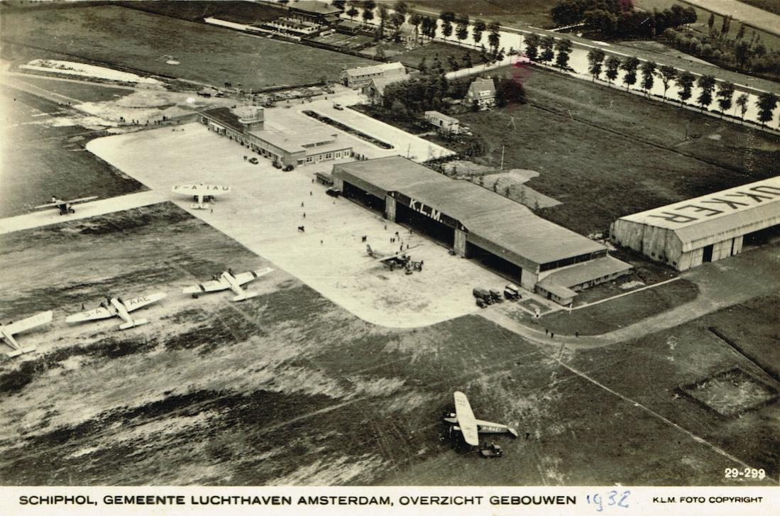 Naam: Kaart 687. Luchtfoto Schiphol, plm. 1932, kopie 1100.jpg
Bekeken: 1252
Grootte: 158,5 KB