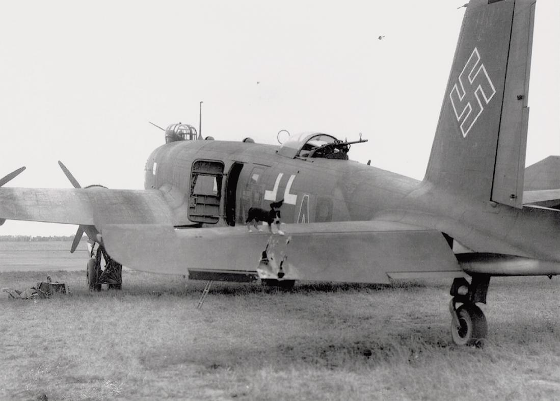 Naam: Foto 452. Focke-Wulf Condor met beschadiging, kopie 1100.jpg
Bekeken: 541
Grootte: 82,6 KB