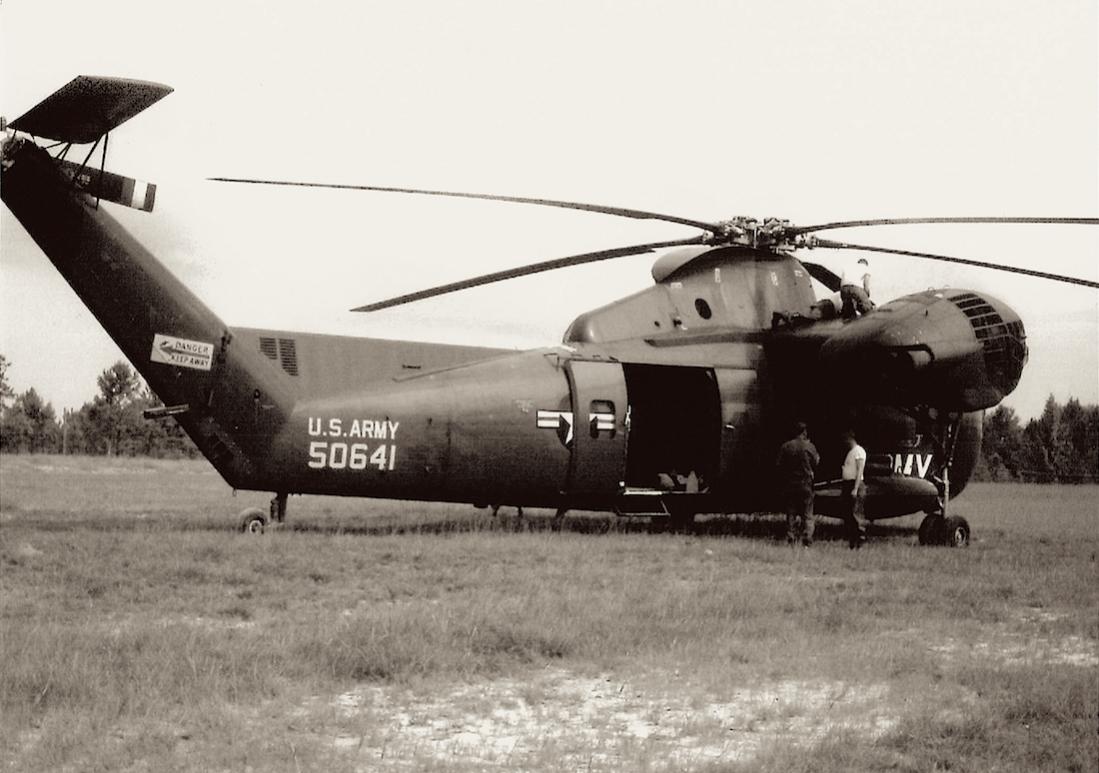 Naam: Foto 537. Sikorsky (S-56) H-37A-SI Mojave (55-0641), modernised to CH-37B standard in 1962, kopi.jpg
Bekeken: 429
Grootte: 93,5 KB