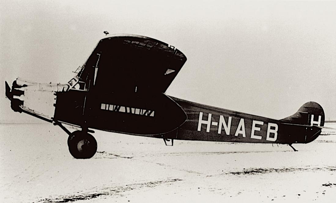 Naam: Foto 186. H-NAEB:PH-AEB. Fokker F.VIIa, kopie 1100.jpg
Bekeken: 1075
Grootte: 74,4 KB