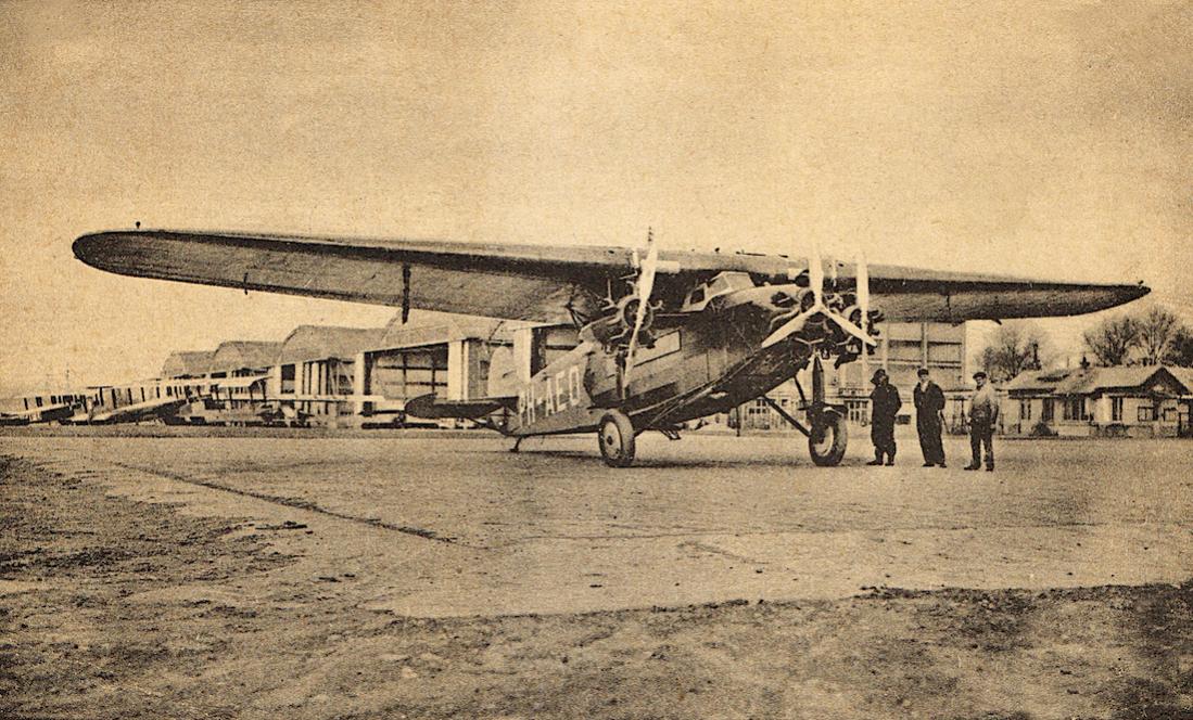 Naam: Kaart 714. 'H-NAEO:PH-AEO'. Fokker F.VIIb, kopie 1100.jpg
Bekeken: 615
Grootte: 157,3 KB