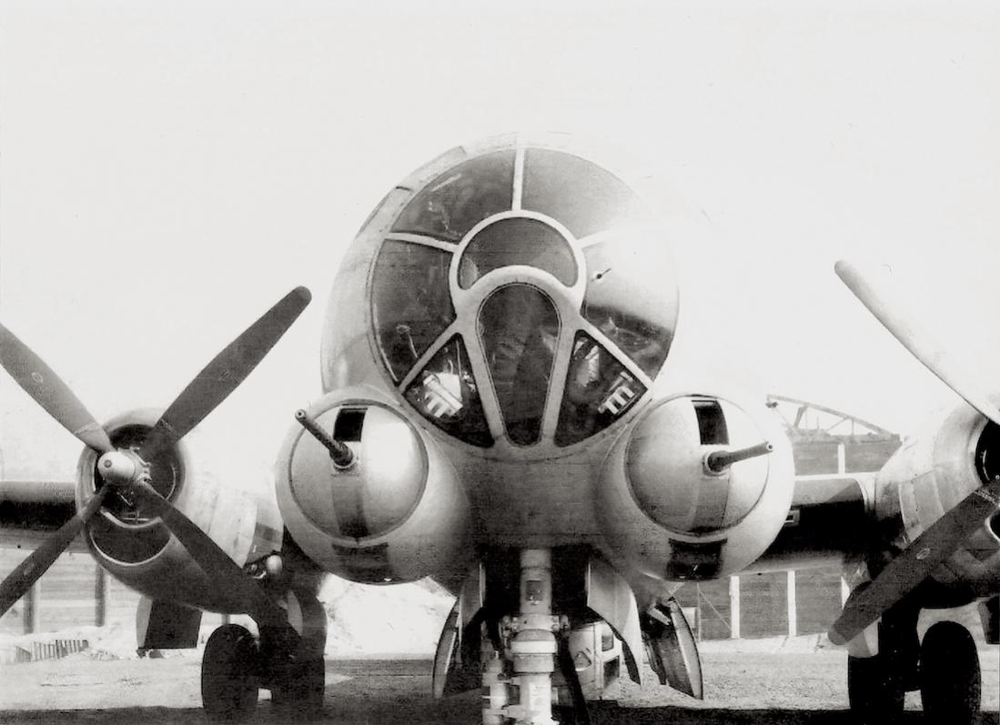 Naam: Foto 592. Boeing B-54 Ultra Fortress, kopie 1100.jpg
Bekeken: 461
Grootte: 87,3 KB
