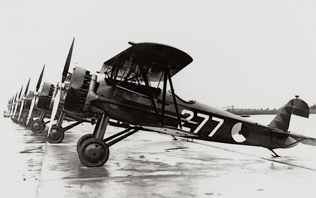Naam: Foto 98. '277' e.a. Fokker D.XVI, kopie 1100.jpg
Bekeken: 657
Grootte: 74,5 KB