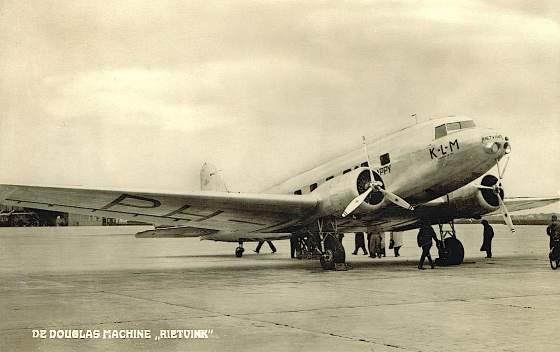 Naam: Kaart 722. PH-AKR 'Rietvink' Douglas DC-2, kopie 1100.jpg
Bekeken: 473
Grootte: 97,6 KB