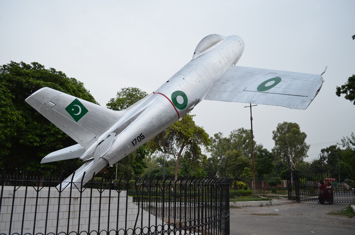 Naam: F-86 , Faisalabad..jpg
Bekeken: 655
Grootte: 230,7 KB