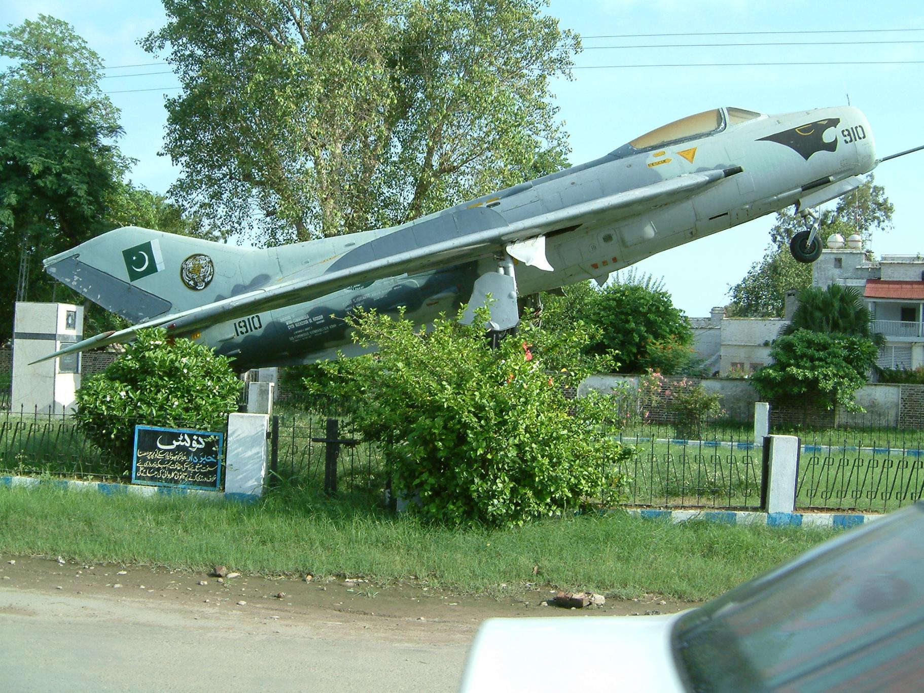 Naam: Mig 19 , Jhelum City..jpg
Bekeken: 270
Grootte: 516,1 KB