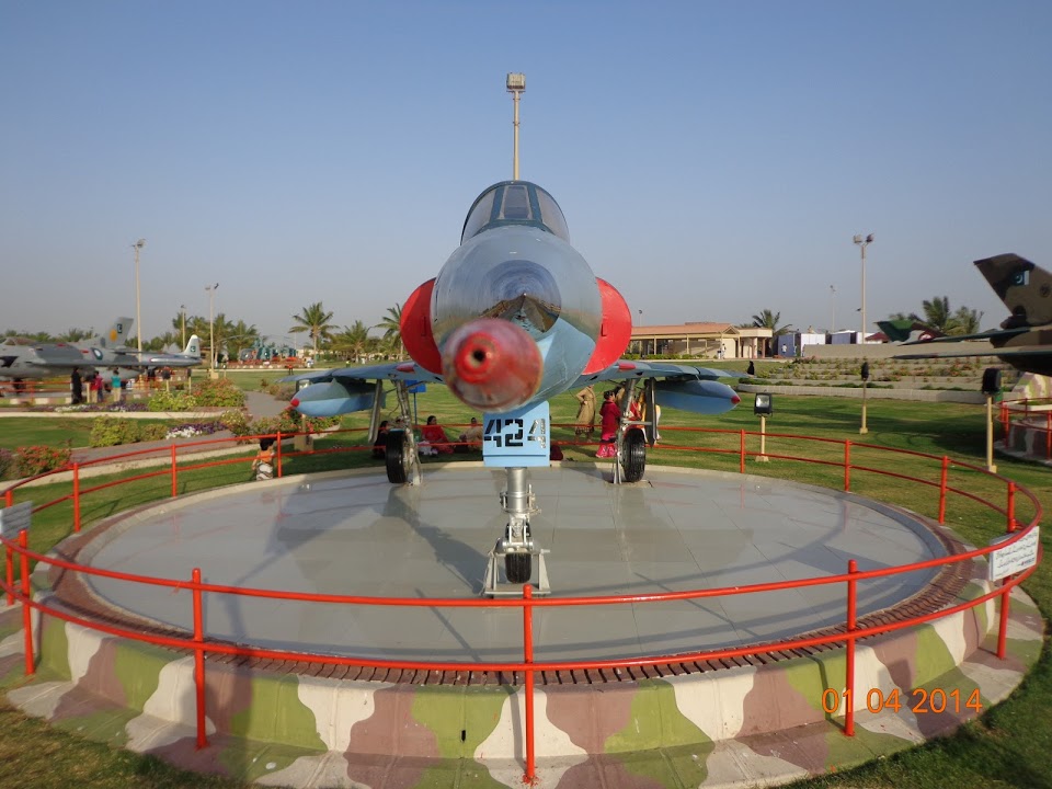 Naam: Sharea Faisal - Pakistan Air Force Museum 2.jpg
Bekeken: 792
Grootte: 127,4 KB