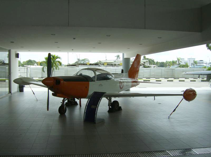 Naam: Singapore Air Force Museum at Paya Lebar 3.jpg
Bekeken: 633
Grootte: 96,9 KB