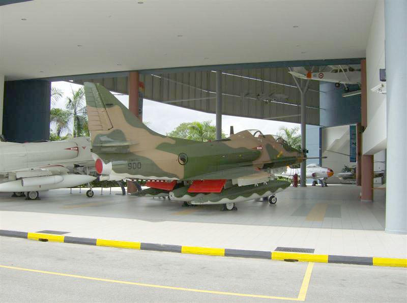 Naam: Singapore Air Force Museum at Paya Lebar 8.jpg
Bekeken: 541
Grootte: 101,1 KB