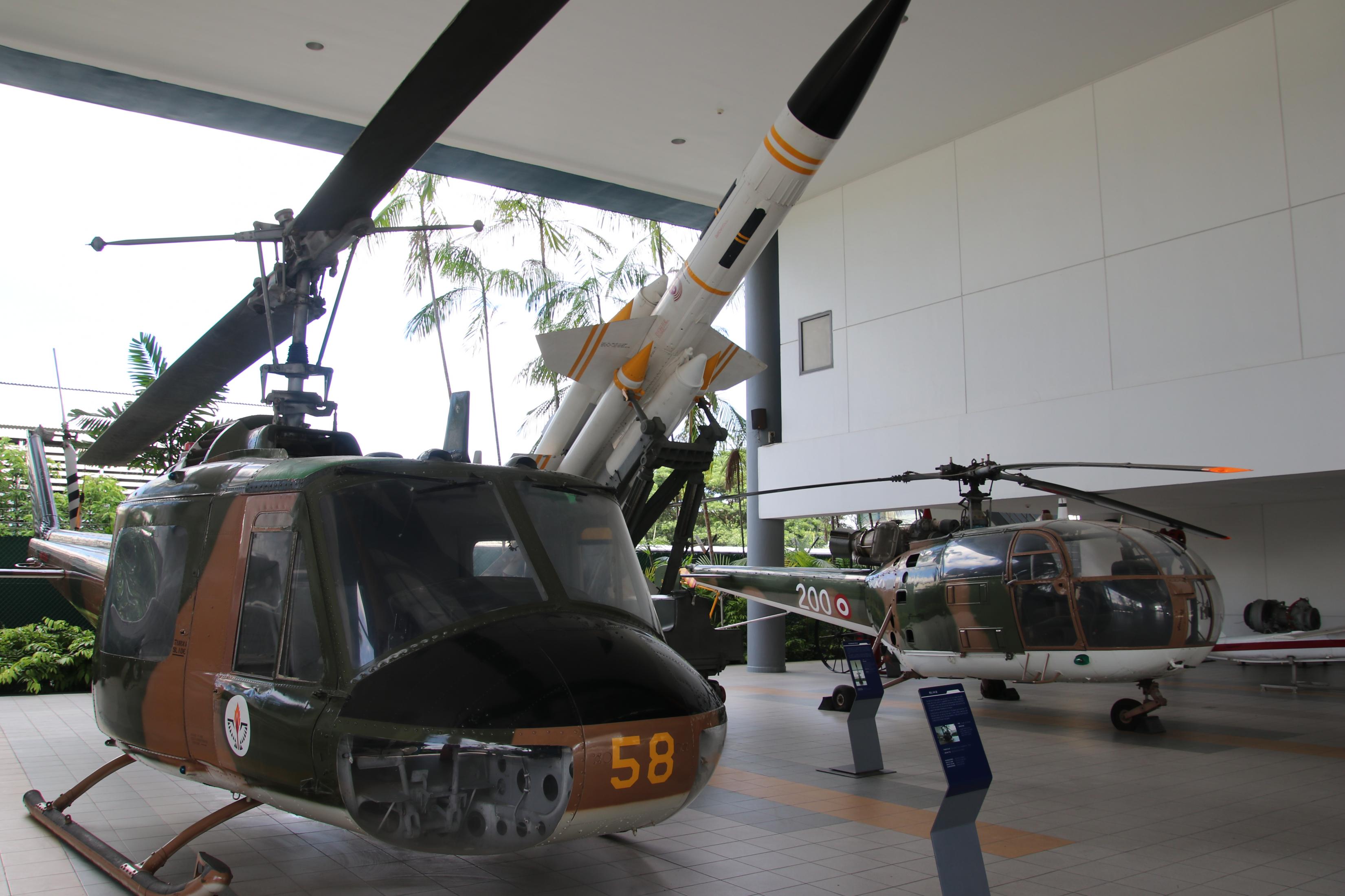 Naam: Singapore Air Force Museum at Paya Lebar 12.jpg
Bekeken: 618
Grootte: 489,5 KB