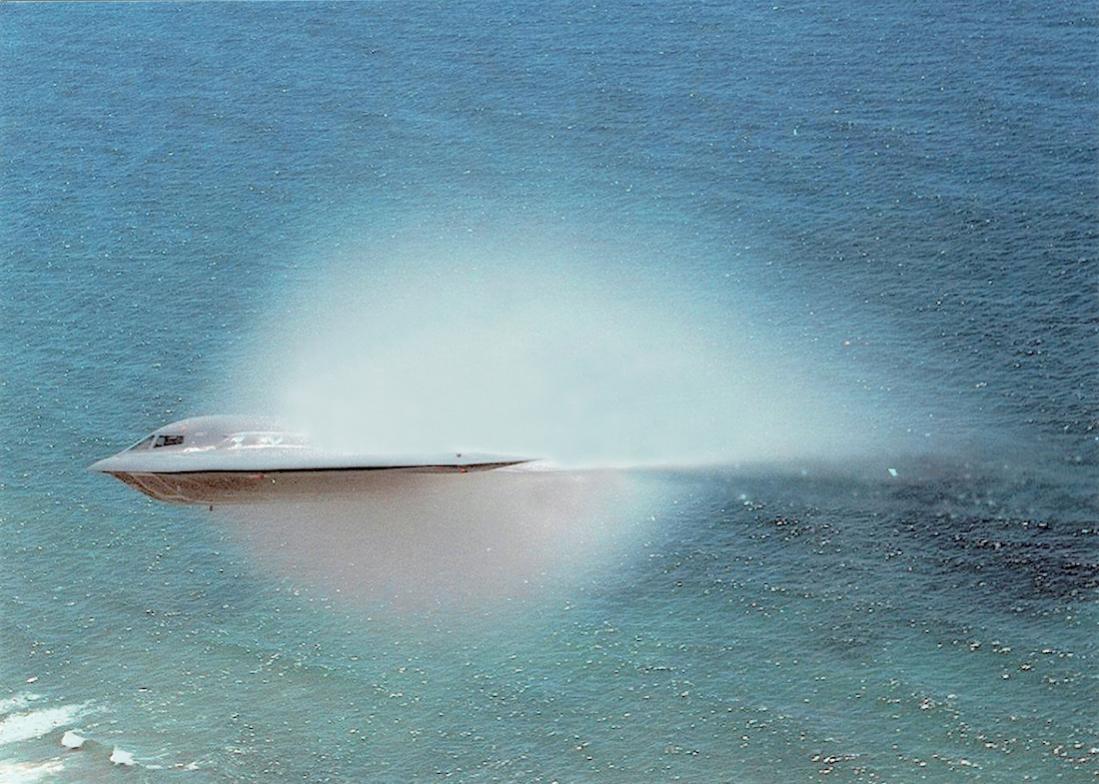 Naam: Foto 628. Northrop Grumman B2 Spirit laag boven water.jpg
Bekeken: 250
Grootte: 134,4 KB