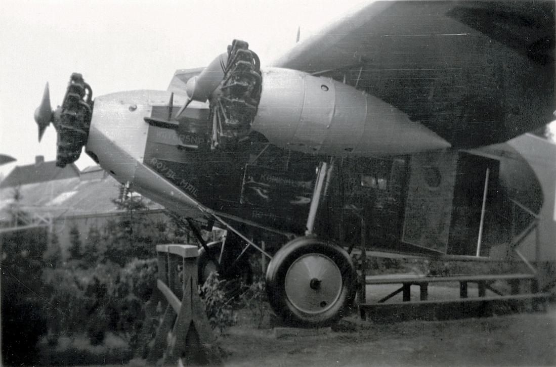 Naam: Foto 13. Fokker F.XIV-3m %22Watersnip%22 op Luchtvaarttentoonstelling Soesterdal. Op het origine.jpg
Bekeken: 3540
Grootte: 102,4 KB