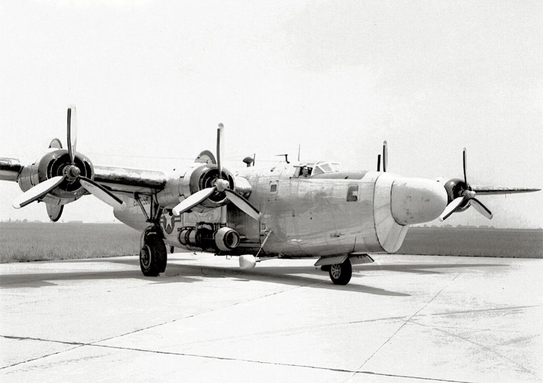 Naam: Foto 641. B-24D from NACA on hangar apron on Glenn Research Center (1949?).jpg
Bekeken: 696
Grootte: 88,6 KB
