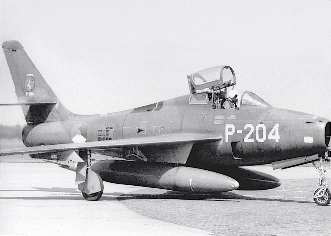 Naam: Foto 166. 'P-204'. Republic F-84F Thunderstreak. 1100 breed.jpg
Bekeken: 1165
Grootte: 103,3 KB
