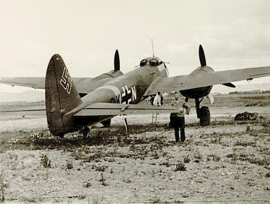 Naam: Foto 497. Junkers Ju 88, mascotte op stabilo. 1100 breed.jpg
Bekeken: 1113
Grootte: 158,5 KB