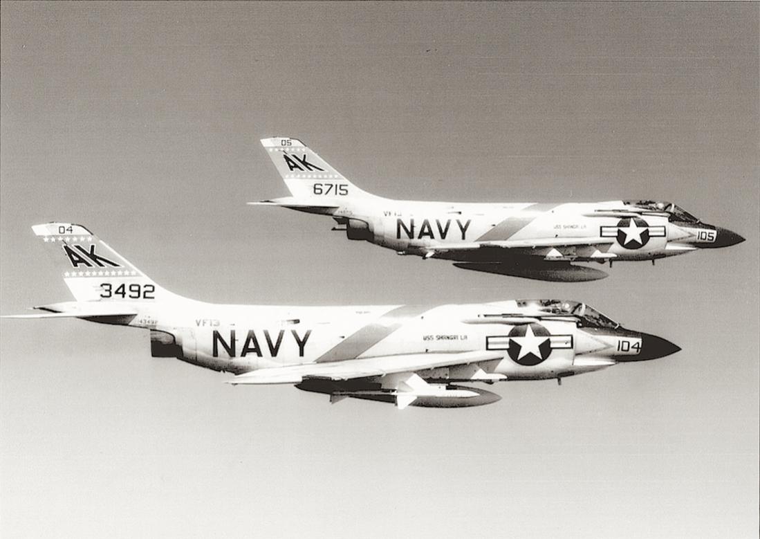 Naam: Foto 649. McDonnell F3H-2 (in 1962 redesignated F-3B) Demon. 1100 breed.jpg
Bekeken: 912
Grootte: 86,3 KB
