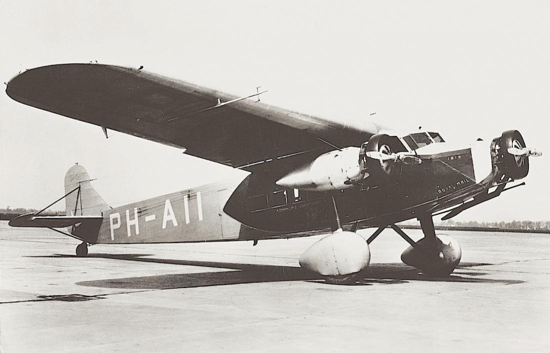 Naam: Foto 203. PH-AII 'Ibis'. Fokker F.XII met proef-stroomlijnkappen. 1100 breed.jpg
Bekeken: 549
Grootte: 75,6 KB