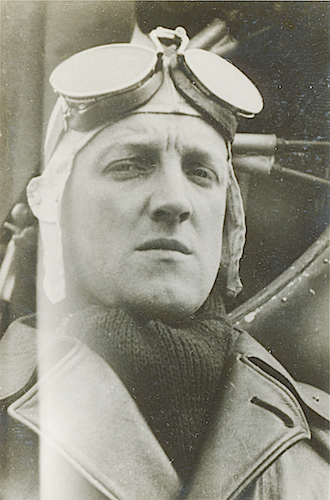 Naam: Foto 82. Reserve sergeant-vlieger J.J. (Hans) de Bruijn, 500 hoog.jpg
Bekeken: 509
Grootte: 192,6 KB