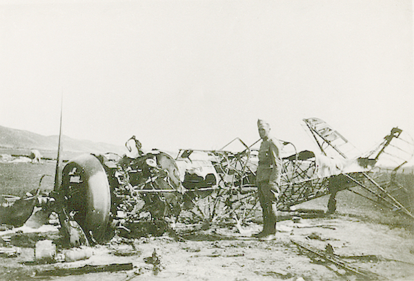 Naam: Foto 102. Txt bij foto. Door eigen strijdmacht in brand geschoten D21 jager. Vliegveld Texel. 60.jpg
Bekeken: 1104
Grootte: 370,3 KB
