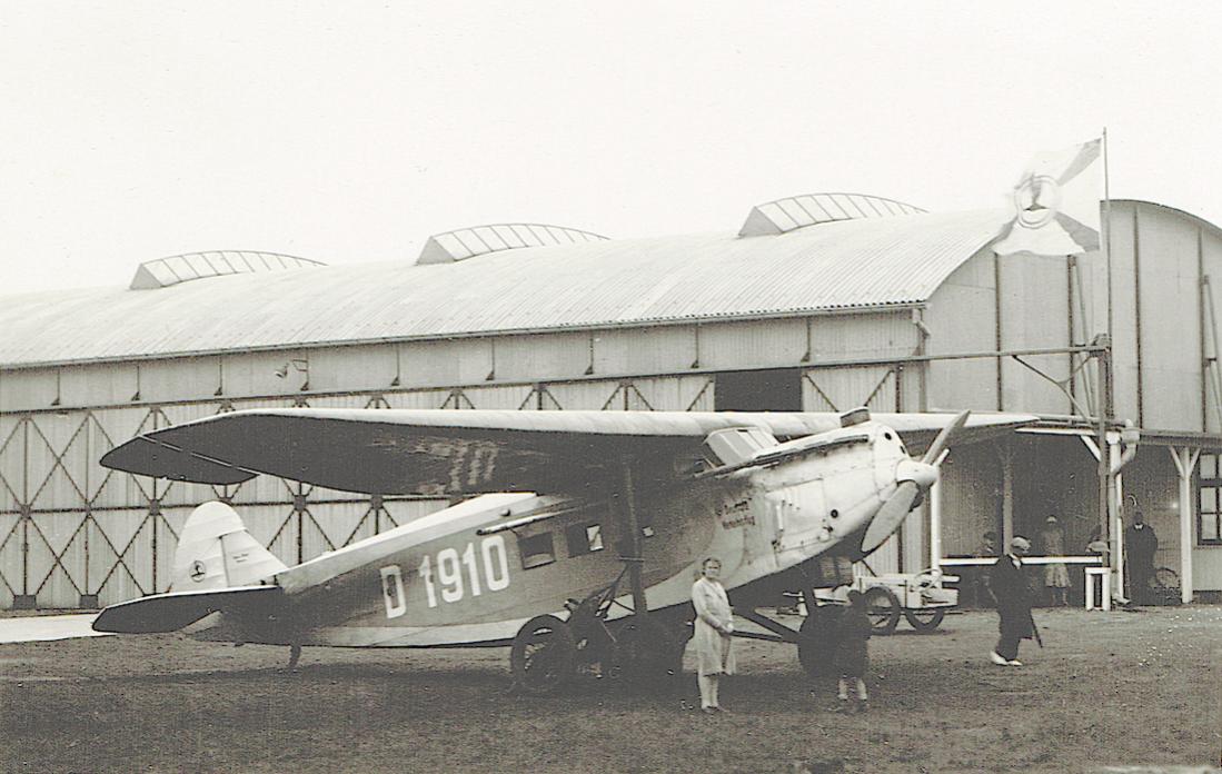 Naam: Foto 430. D-1910. Focke-Wulf A 32 Bussard. 1100 breed.jpg
Bekeken: 1322
Grootte: 104,4 KB
