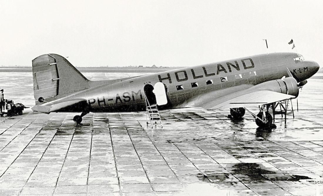 Naam: Foto 206. PH-ASM %22Mees%22. Douglas DC-3 met Holland beschildering. 1100 breed.jpg
Bekeken: 1373
Grootte: 119,6 KB