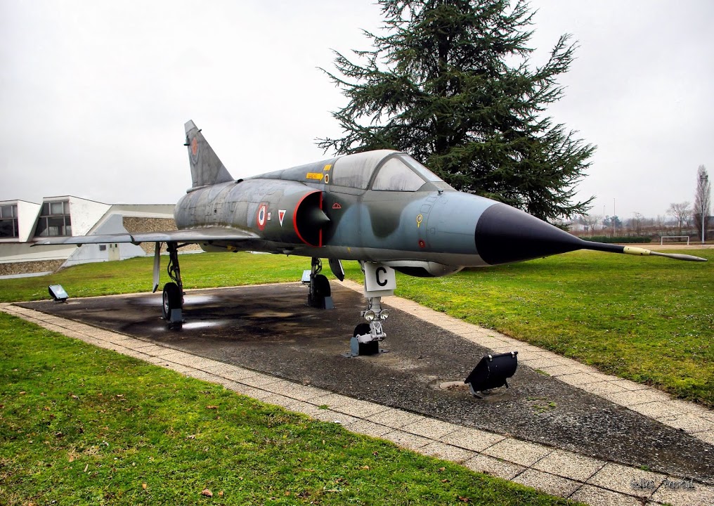 Naam: Mirage 3 - Lyon..jpg
Bekeken: 1070
Grootte: 270,6 KB