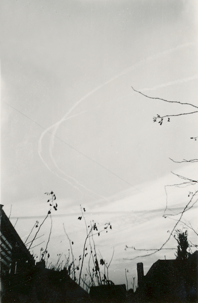 Naam: Foto 130. Overvluchten Engelse vliegtuigen datum 14 Jan. 1942 te 2 uur 55 n.m.081 kopie.jpg
Bekeken: 770
Grootte: 217,1 KB