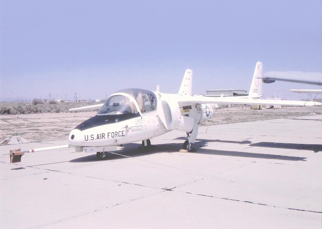 Naam: Foto 695. Fairchild T-46 (nickname %22Eaglet%22). 1100 breed.jpg
Bekeken: 714
Grootte: 63,3 KB