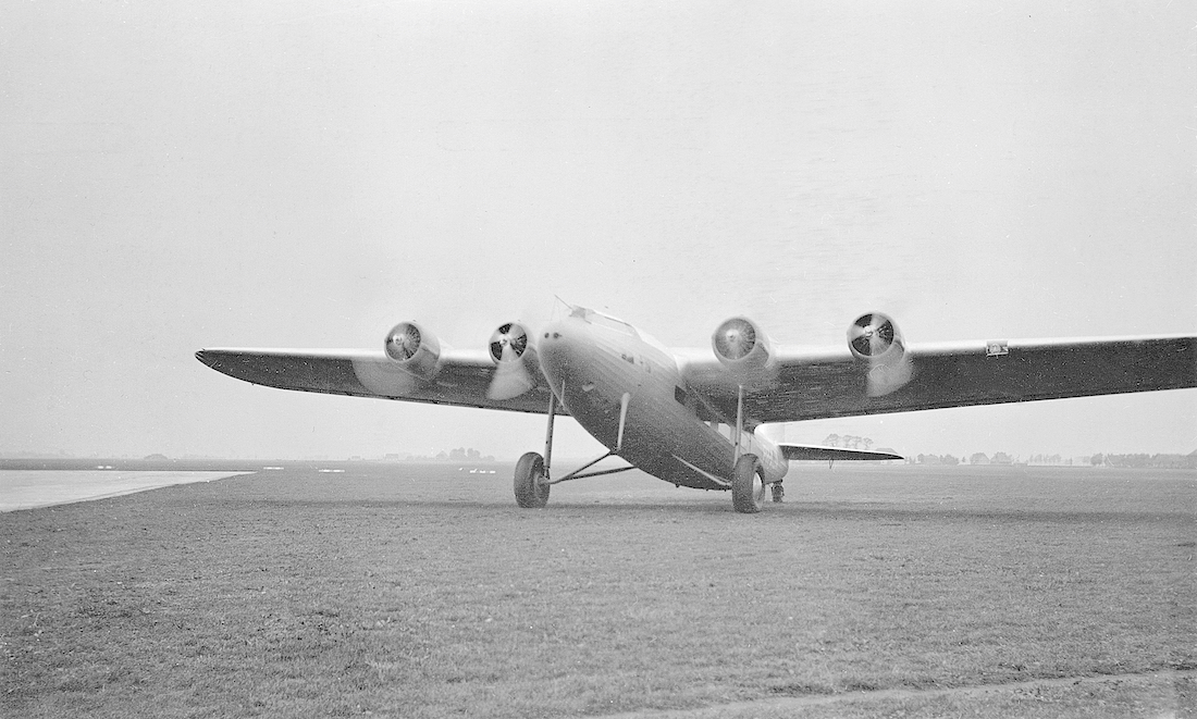Naam: Foto 221. PH-AJA 'Arend'. Fokker F.XXXVI. 1100 breed.jpg
Bekeken: 852
Grootte: 487,0 KB