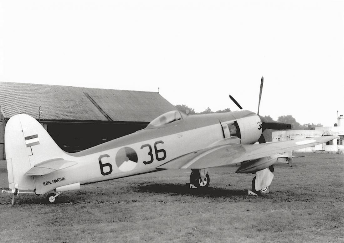 Naam: #344. '6-36' (= F-36). Hawker Seafury FB.Mk.51. 1100 breed.jpg
Bekeken: 1231
Grootte: 87,0 KB