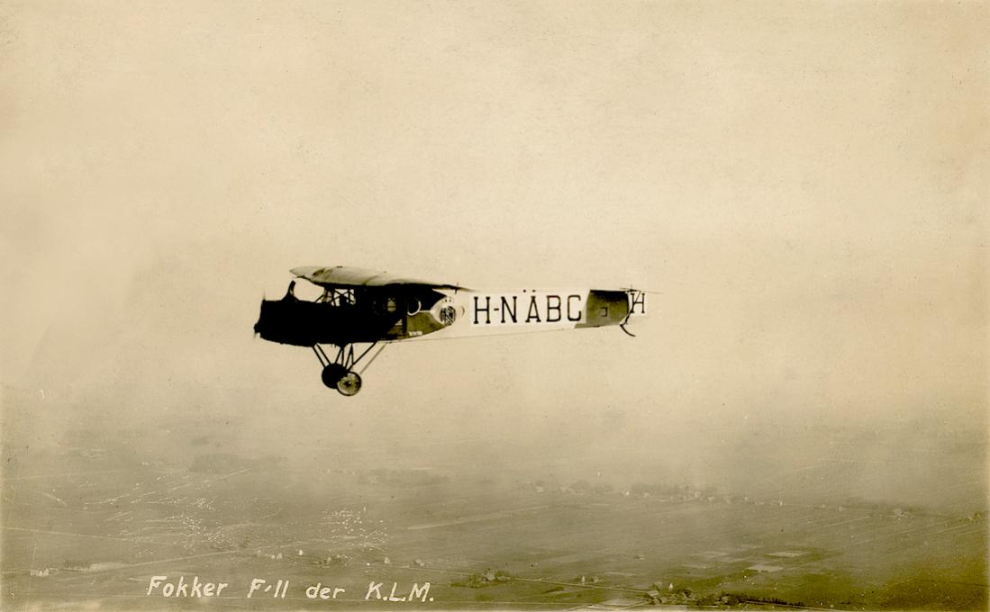Naam: Kaart 812. H-NABC. Fokker F.II. 1100 breed.jpg
Bekeken: 624
Grootte: 58,0 KB