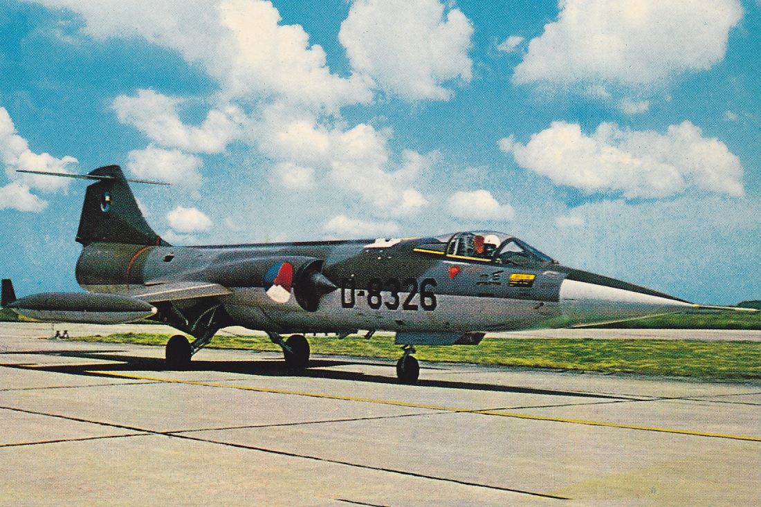 Naam: F-104G D-8326 (kaart #13).jpg
Bekeken: 1604
Grootte: 423,6 KB