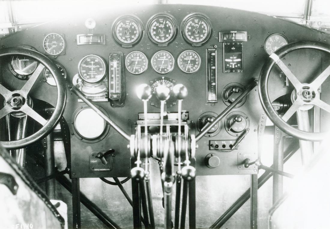 Naam: Foto 333. Cockpit Fokker F.IX. 1100 breed.jpg
Bekeken: 744
Grootte: 116,5 KB