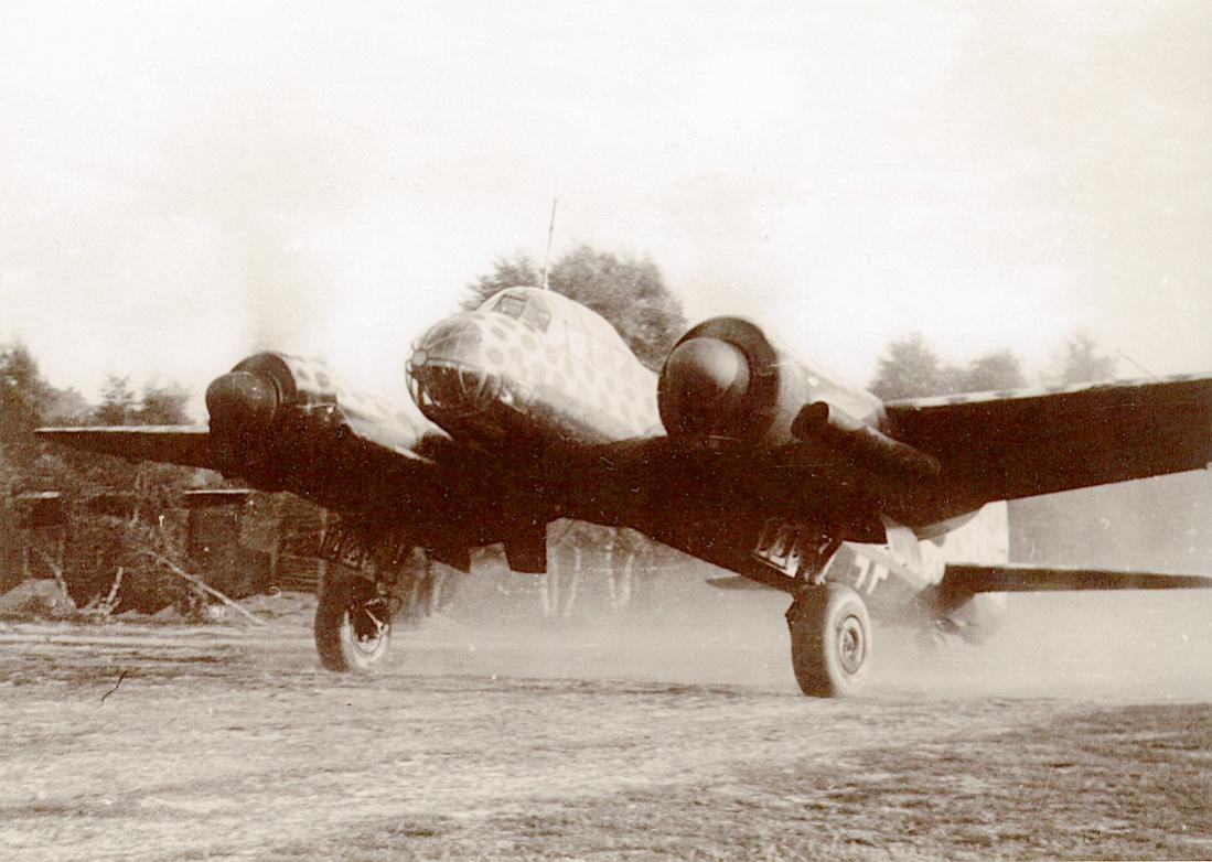 Naam: Foto 559. Junkers Ju 88 met opvallende camouflage. 1100 breed.jpg
Bekeken: 1760
Grootte: 97,8 KB