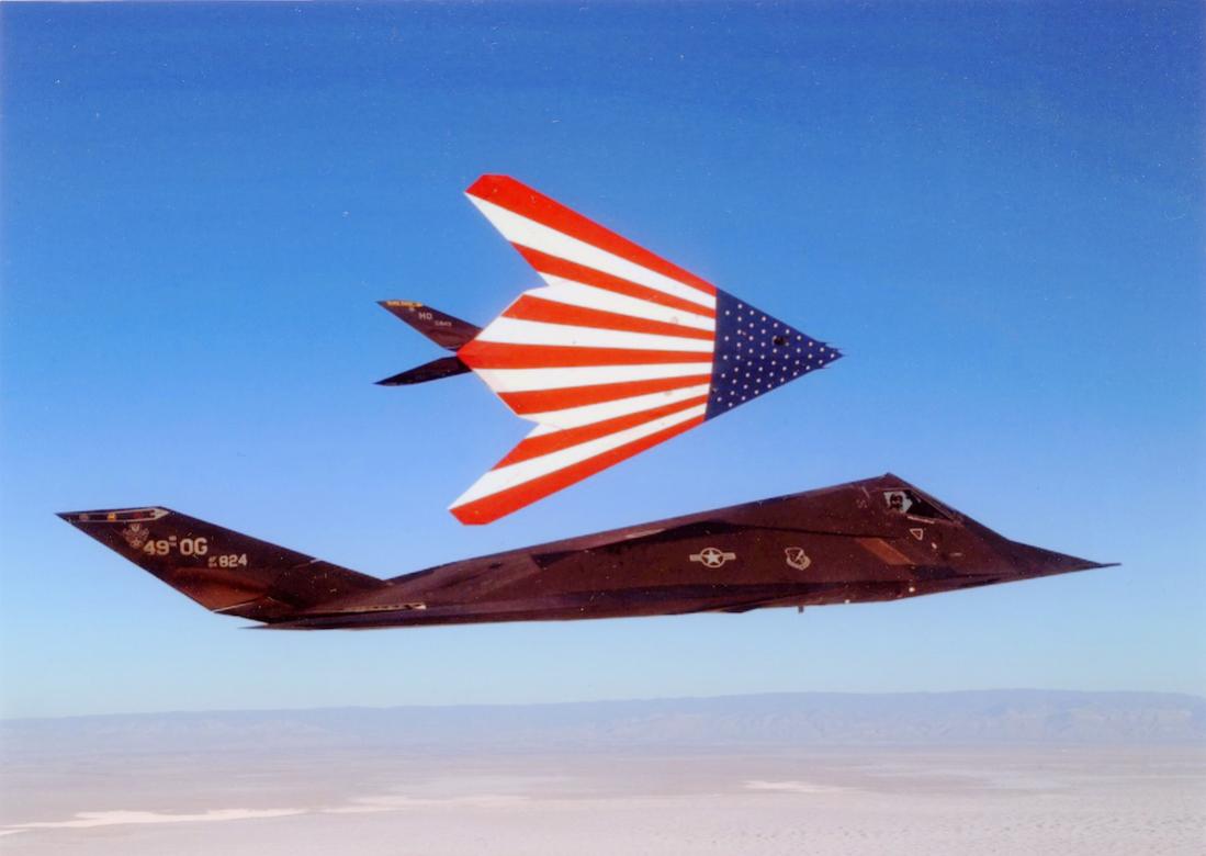 Naam: Foto 775. Lockheed Martin F-117 Nighthawk. 1100 breed.jpg
Bekeken: 568
Grootte: 57,0 KB