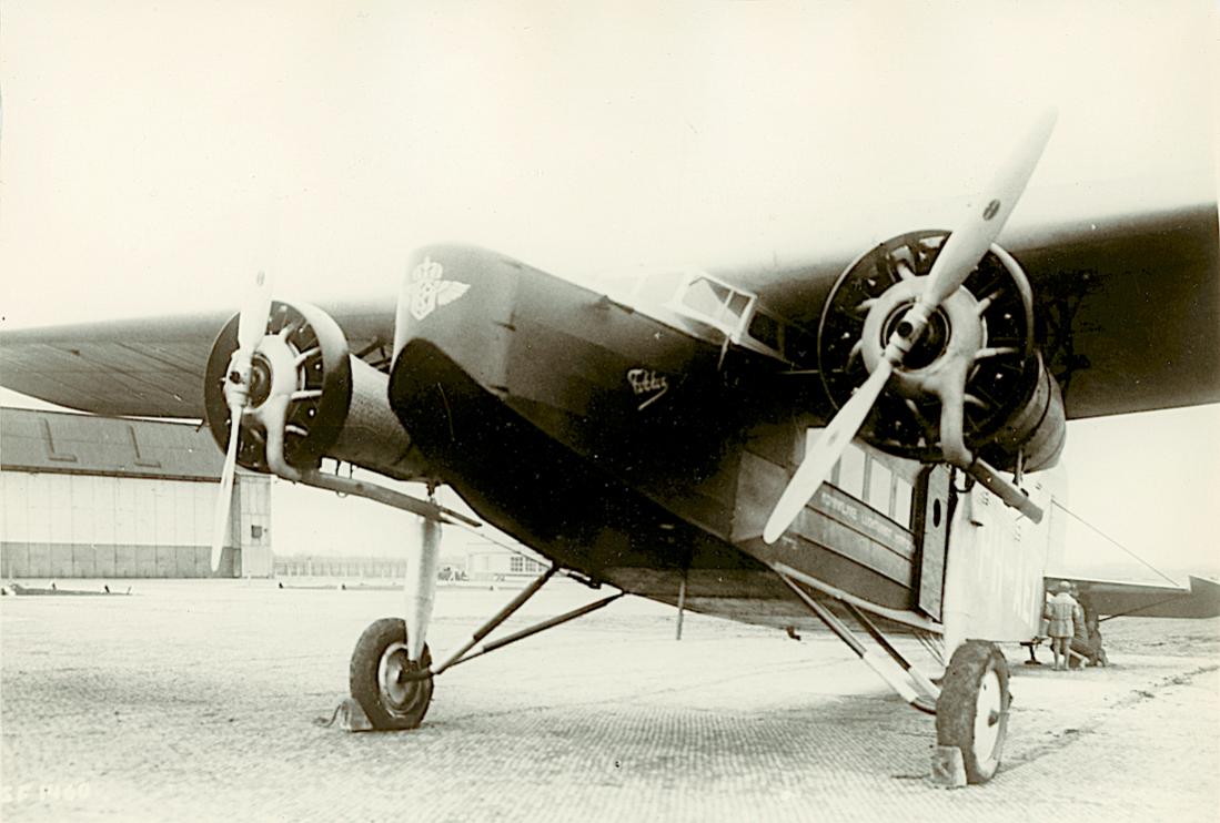 Naam: Foto 359. PH-AEI (H-NAEI). Fokker F.VIII. Verkocht als G-AEPU. 1100 breed.jpg
Bekeken: 484
Grootte: 88,3 KB