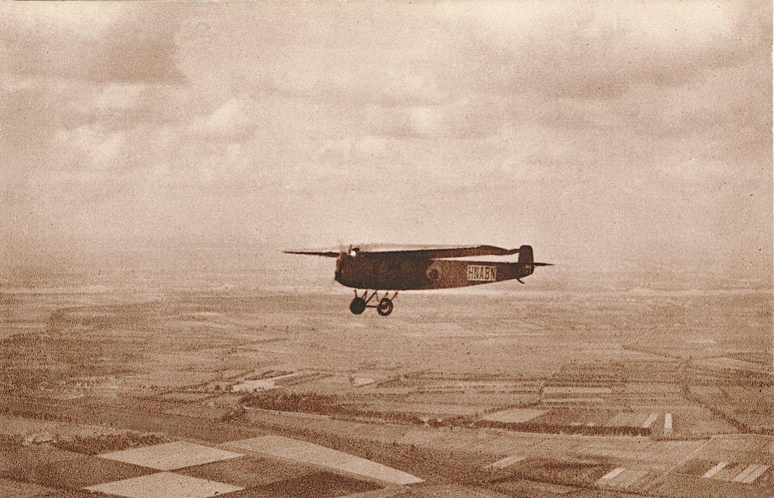 Naam: Kaart 849. H-NABN. Fokker F.III. 1100 breed.jpg
Bekeken: 821
Grootte: 158,1 KB