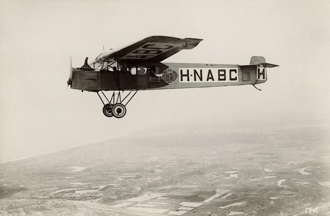 Naam: Foto 388. H-NABC. Fokker F.II. 1100 breed.jpg
Bekeken: 310
Grootte: 69,0 KB