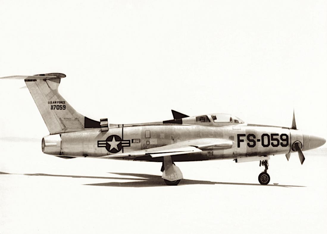 Naam: Foto 846. 117059 (51-17059). Republic XF-84H Thunderscreech. 1100 breed.jpg
Bekeken: 259
Grootte: 49,2 KB